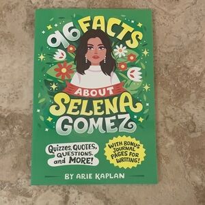 Selena Gomez NEW 96 Facts About Selena Gomez Book stocking stuffer